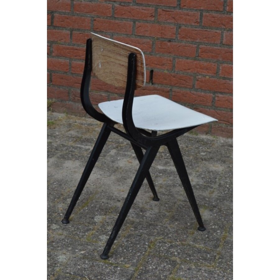 Ouderwets schoolstoeltje-3