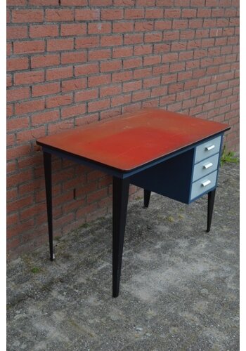 Retro bureau metaal 