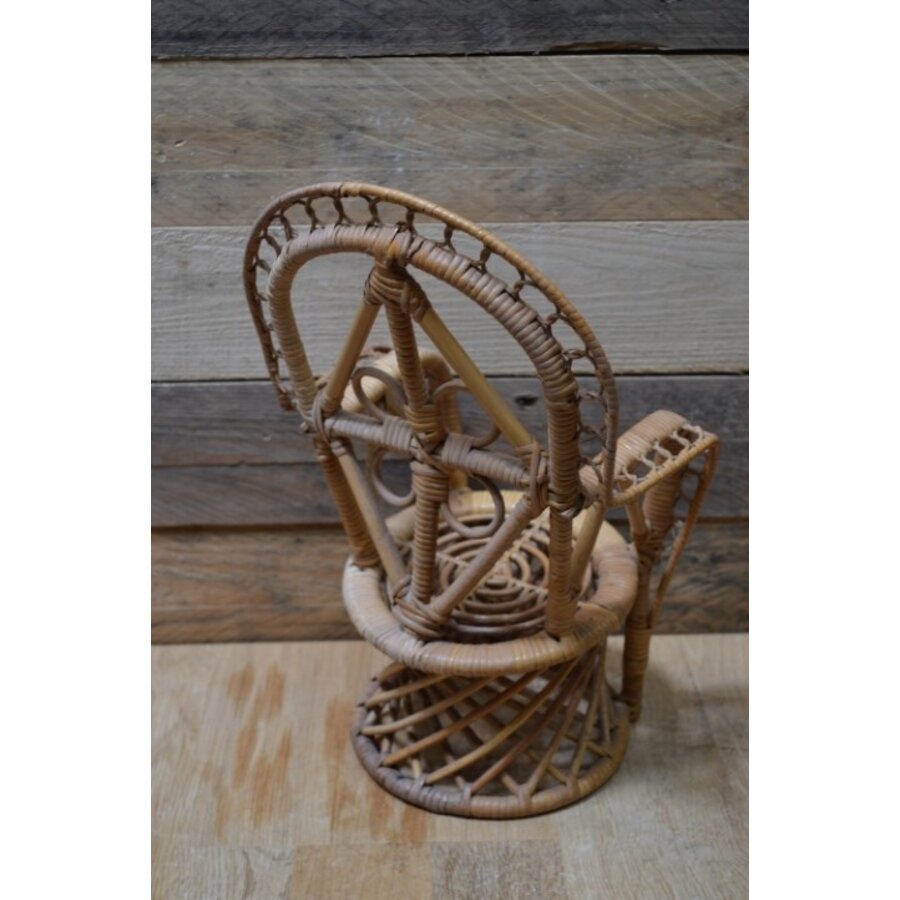Vintage mini rotan pauwenstoel voor poppen-4
