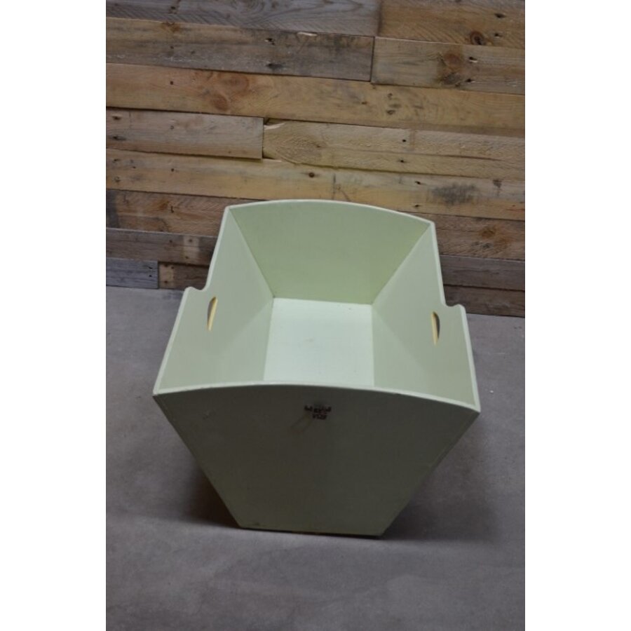 Vintage houten poppenbedje met tijdloos ontwerp-3