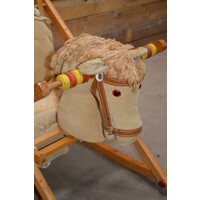 thumb-Ouderwets houten schommelpaard met stoffen zitje-3
