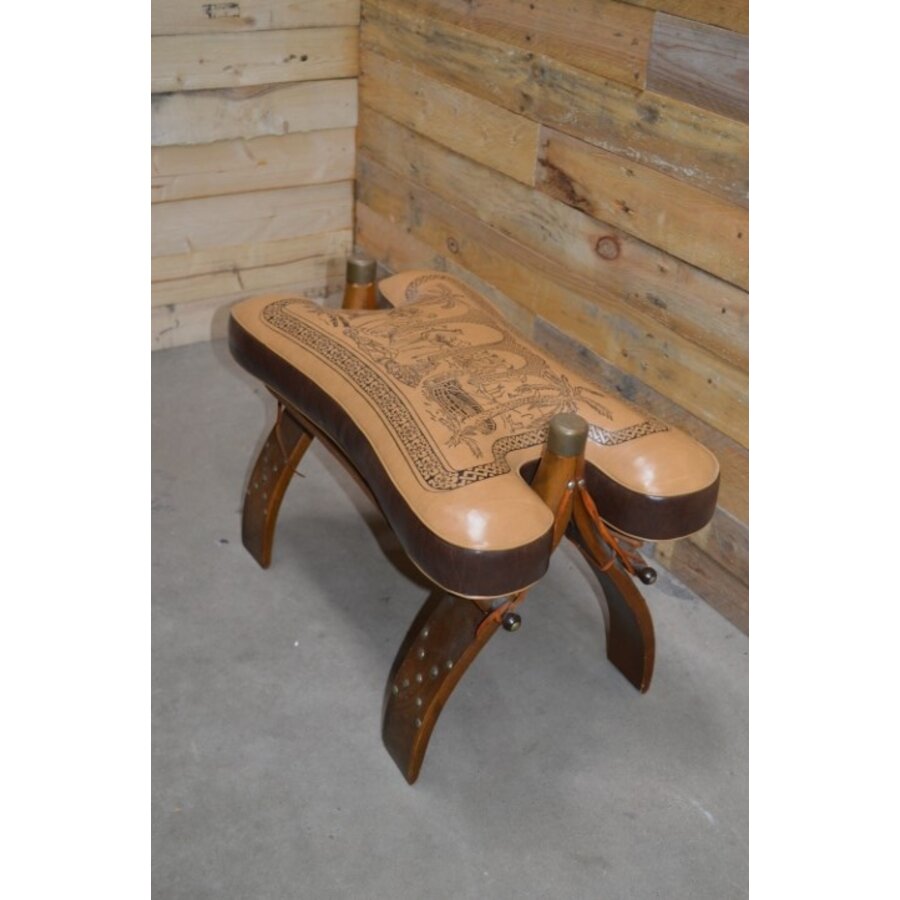 Kamelenzit zitkrukje-1