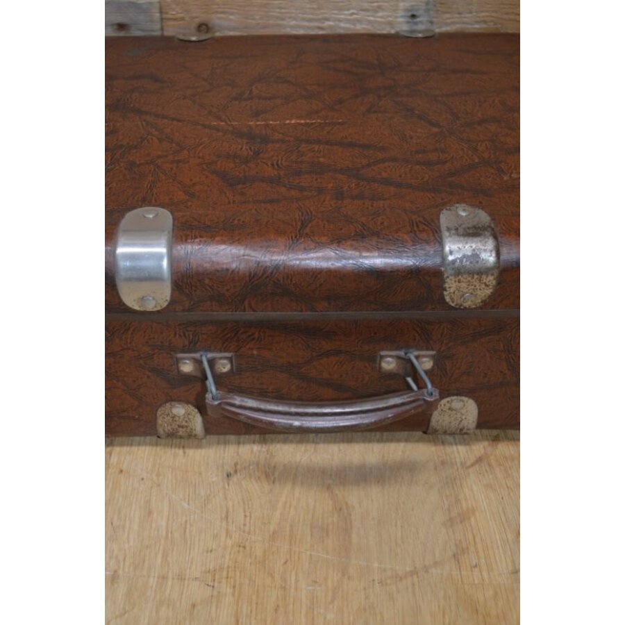 Vintage bruine reiskoffer met zilverkleurige hoekstukken-2