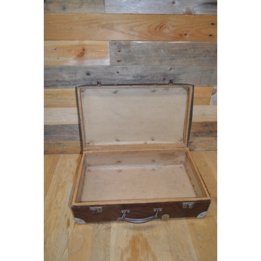 Vintage bruine reiskoffer met zilverkleurige hoekstukken-7