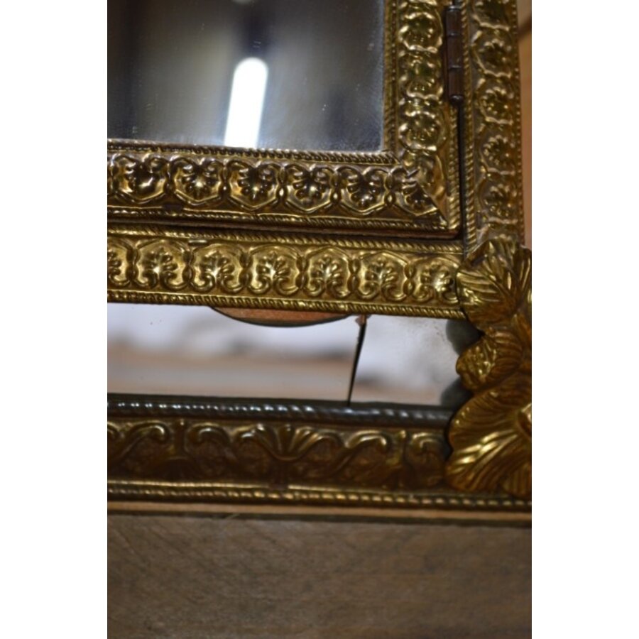 Borstelkastje met spiegels koperbeslag buitenkant-9