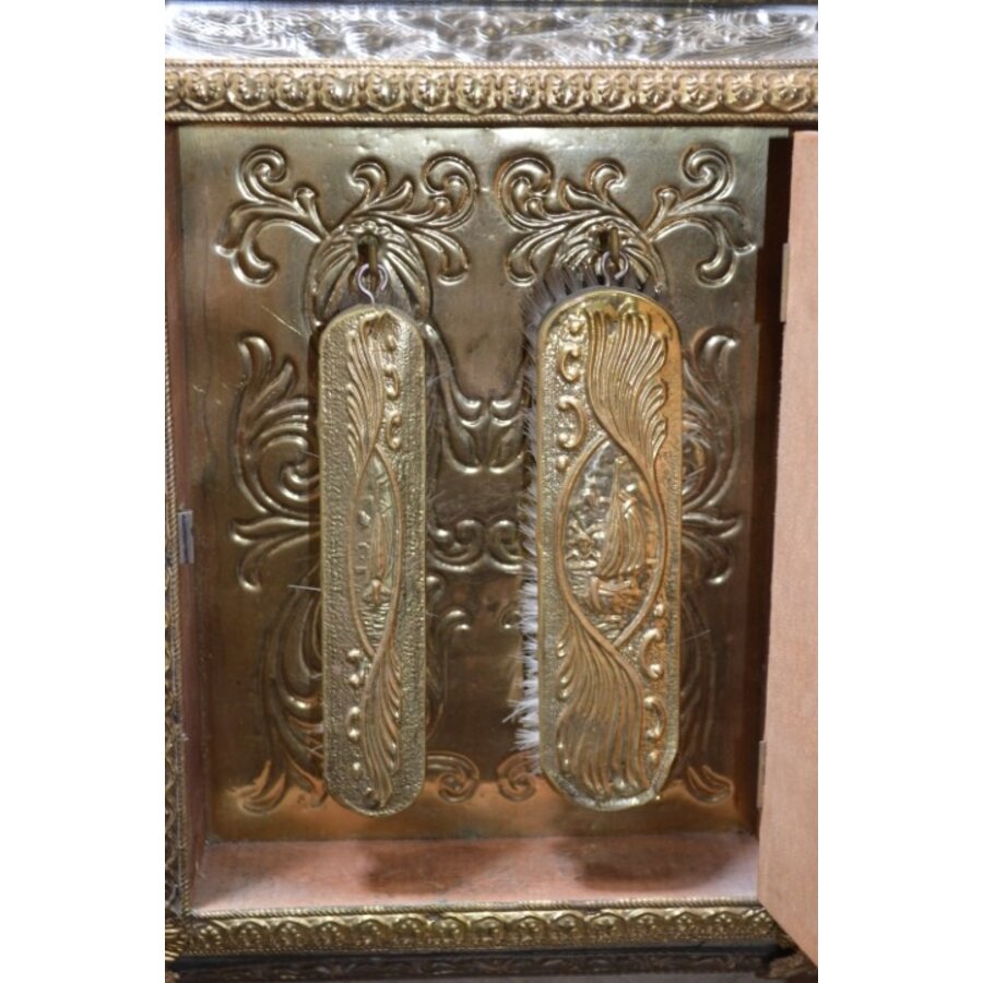 Borstelkastje met spiegels koperbeslag buitenkant-4