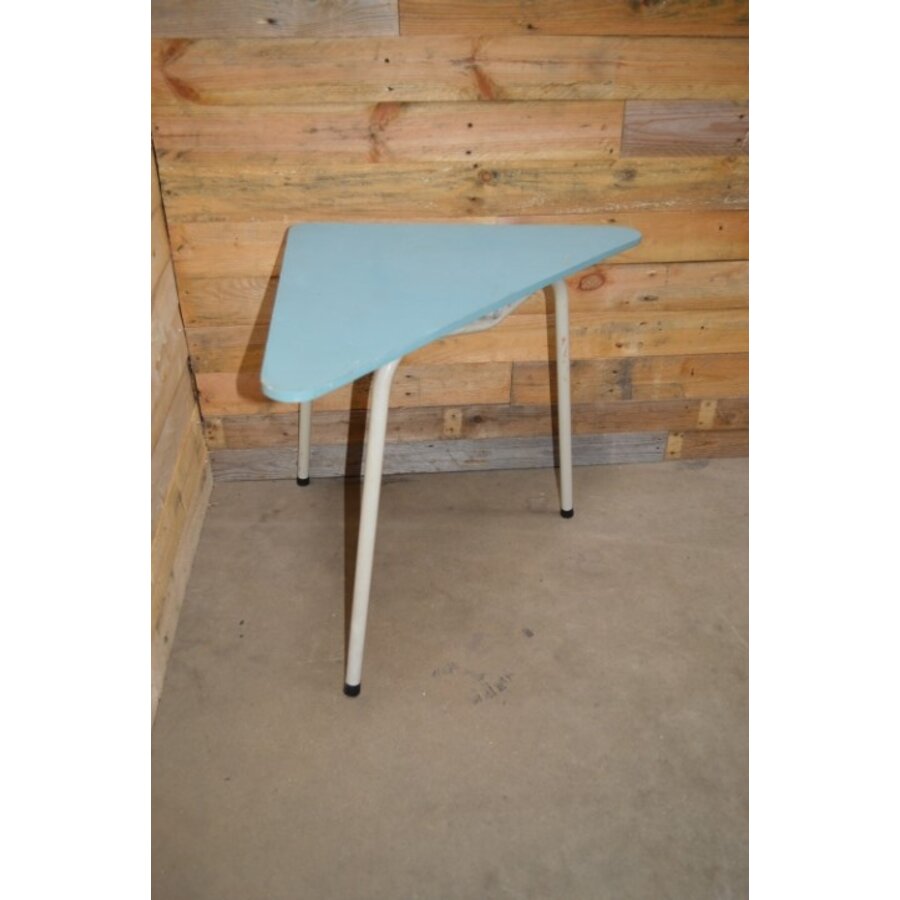 Vintage driehoekig bijzettafeltje met formica blad-3