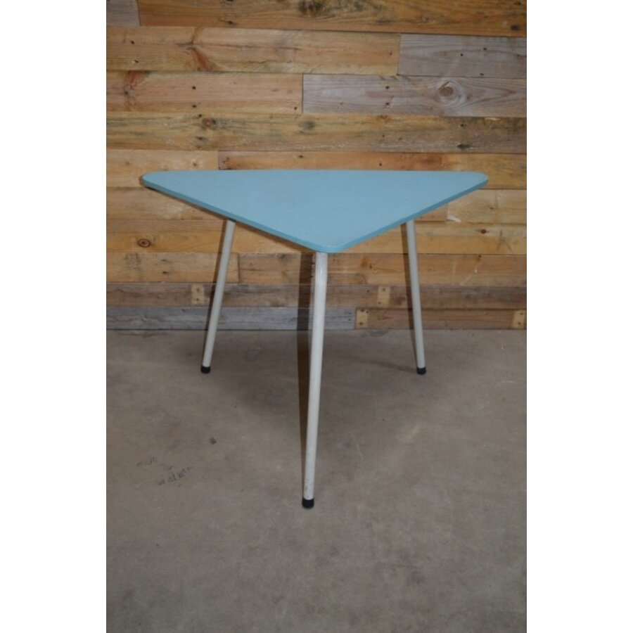 Vintage driehoekig bijzettafeltje met formica blad-1