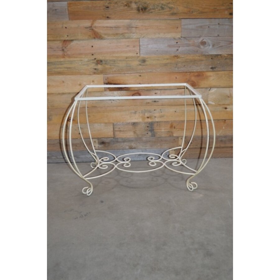 Metalen frame van bijzettafeltje-5