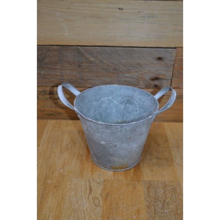 Zinken pot met hartje en handvaten-3