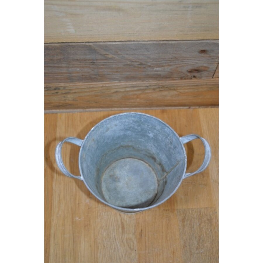 Zinken pot met hartje en handvaten-4