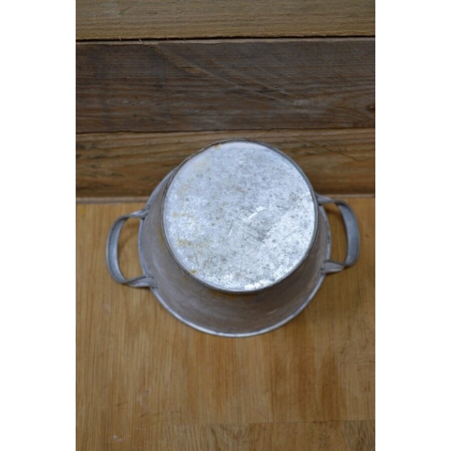 Zinken pot met hartje en handvaten-5