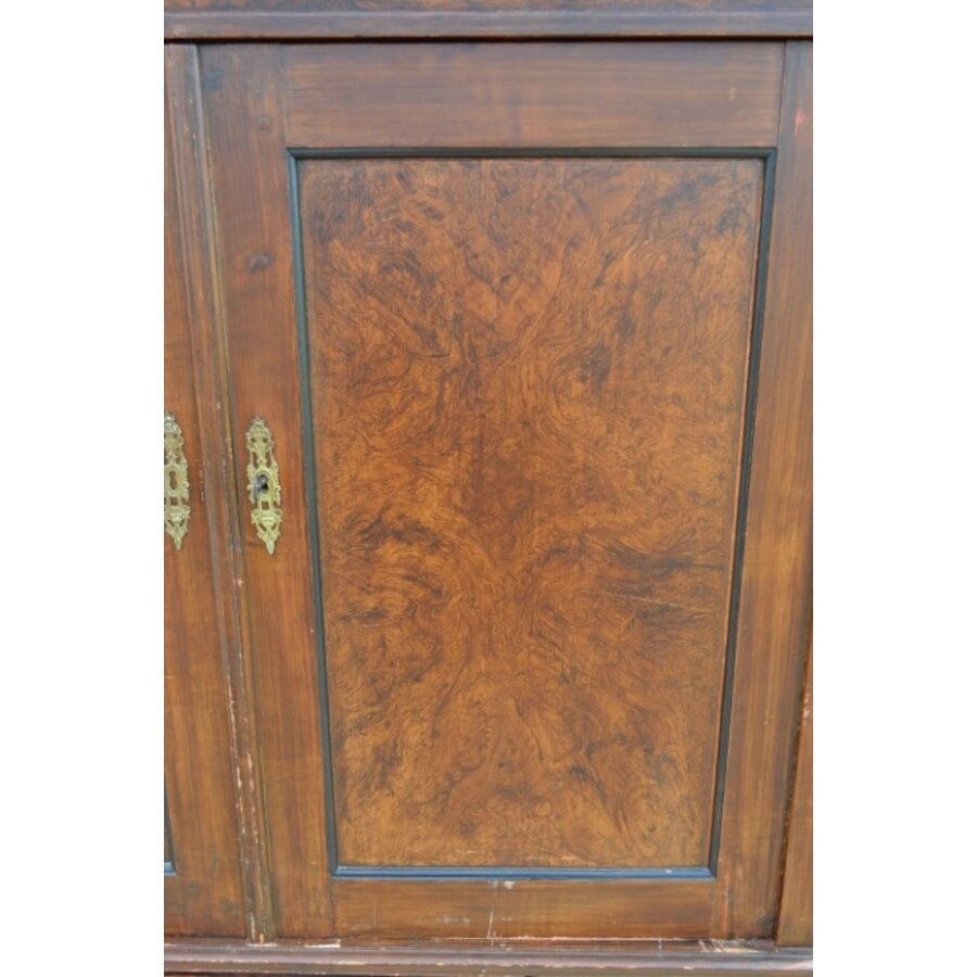 Antiek kabinet met laden en veel bergruimte-5