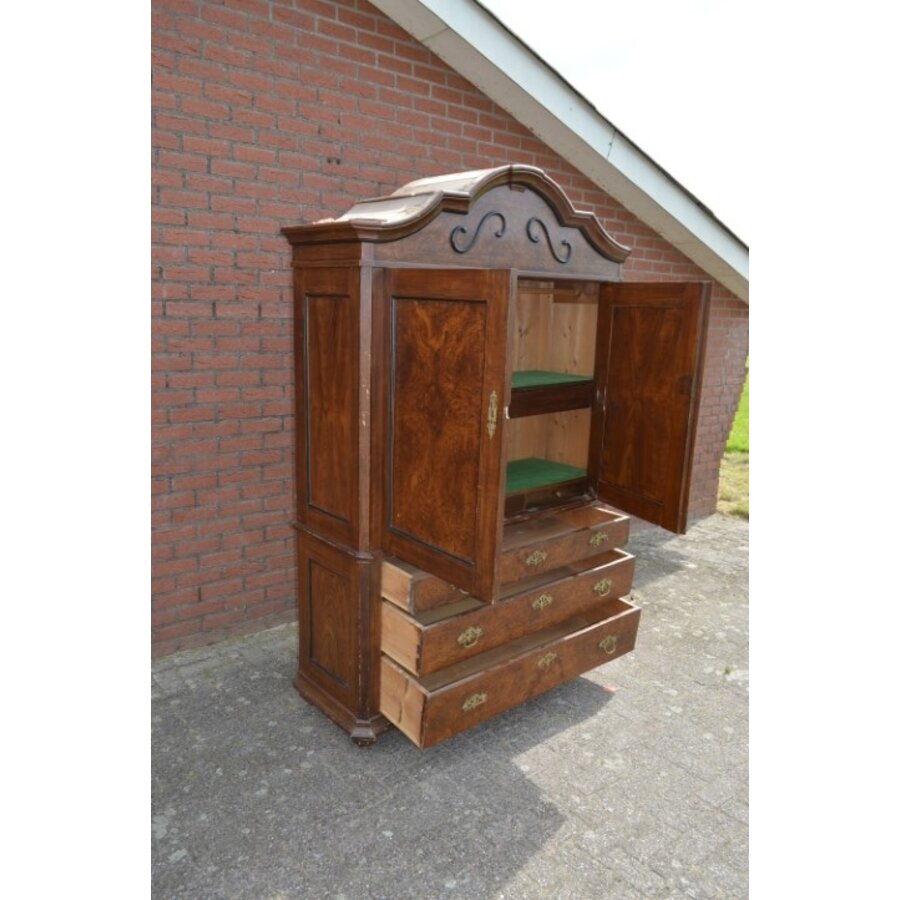 Antiek kabinet met laden en veel bergruimte-9