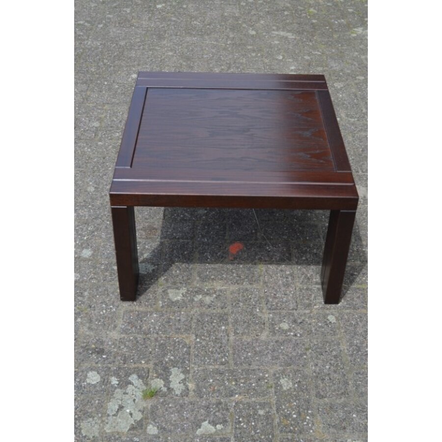 Massief donker eiken salontafel in moderne uitvoering-5