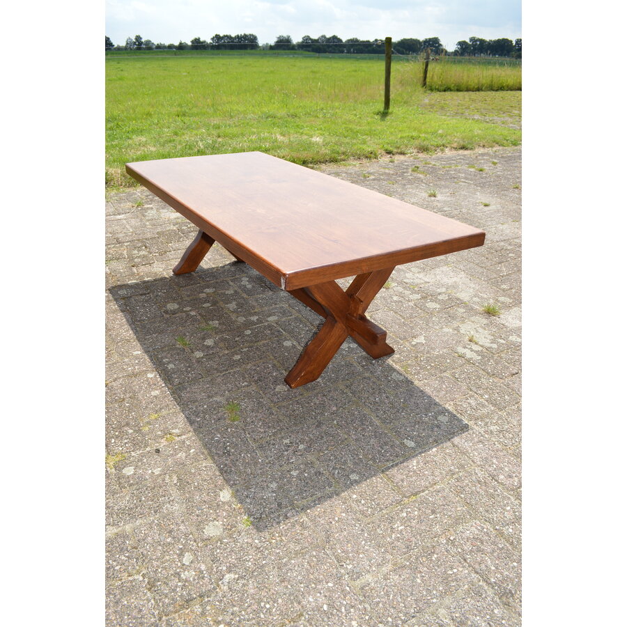 Massief donker eiken salontafel met kruispoten-4