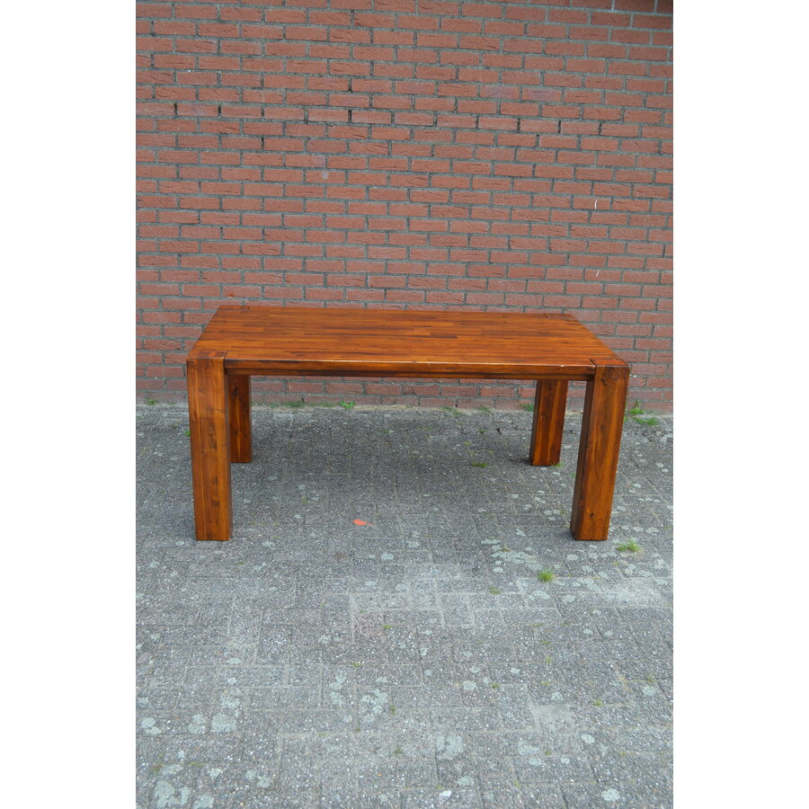 Eettafel koloniaal voor het hele gezin-2