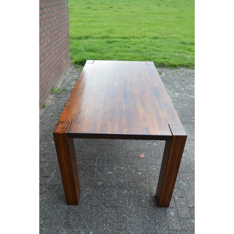 Eettafel koloniaal voor het hele gezin-6