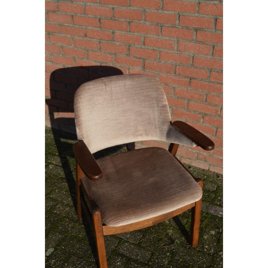 Retro eiken Pynock armstoel beige bruine velours bekleding-4