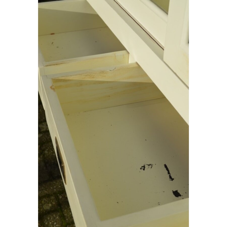 Witte vitrine servieskast van massief grenen met glazen deuren-4