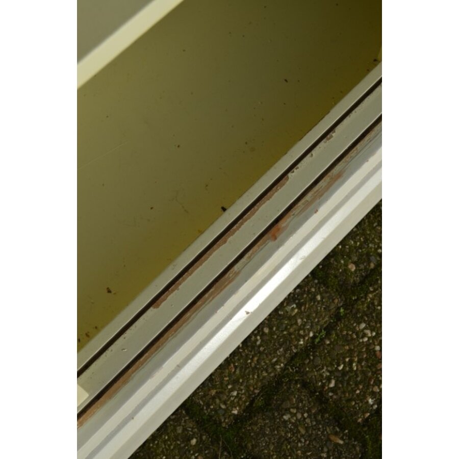 Witte vitrine servieskast van massief grenen met glazen deuren-6