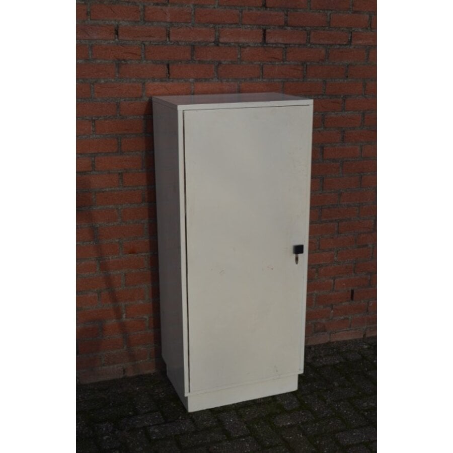 Grijs eendeurs Bruynzeel kastje met lichtblauwe binnenkant-2