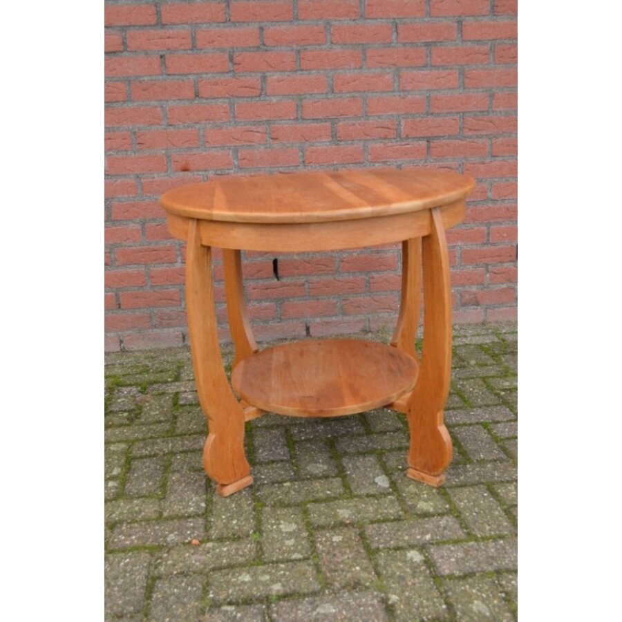 Ronde salontafel van massief hout in blanke uitvoering-2