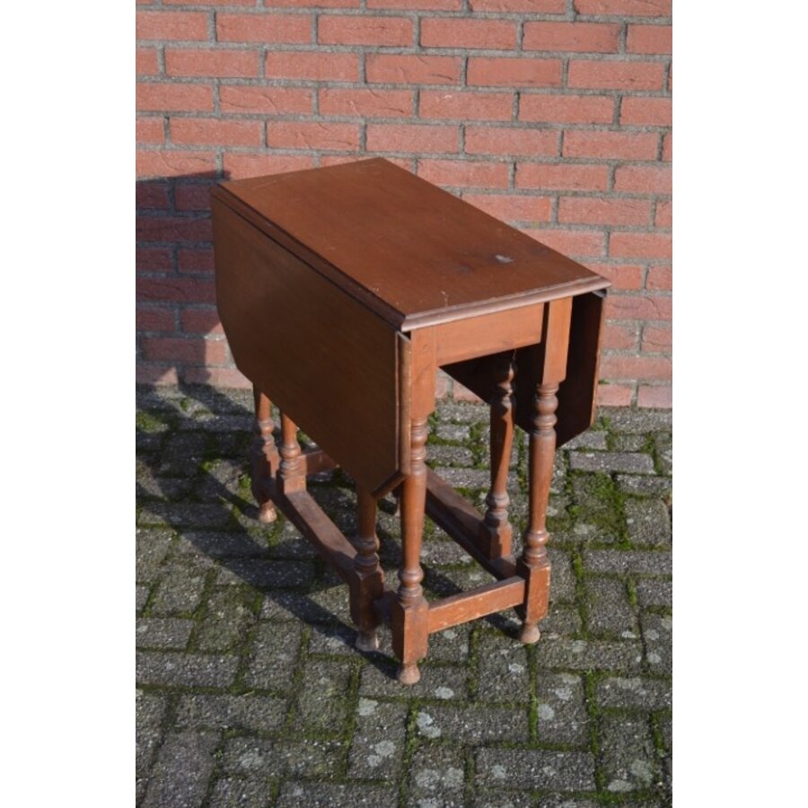 Engelse klapoortafel van eikenhout met twee klapbladen-6