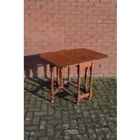 thumb-Engelse klapoortafel van eikenhout met twee klapbladen-2