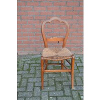 thumb-Antiek houten stoeltje met handgevlochten biezen zitting-1