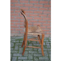 thumb-Antiek houten stoeltje met handgevlochten biezen zitting-2