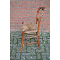 thumb-Antiek houten stoeltje met handgevlochten biezen zitting-4
