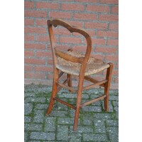 thumb-Antiek houten stoeltje met handgevlochten biezen zitting-6