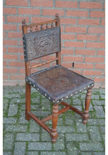 Eiken stoeltje antiek 