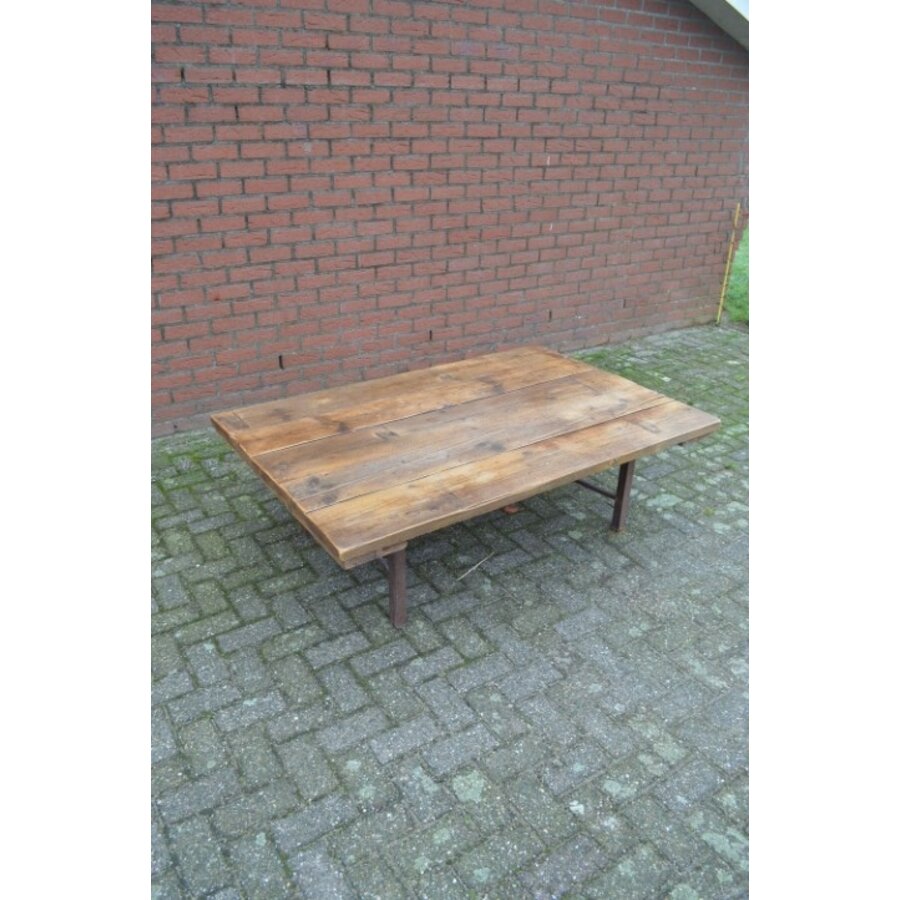 Industriële Salontafel  metaal met steigerhouten blad-1