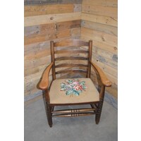thumb-Klassieke houten armstoel jaren 50 met handgeborduurde bloemenzitting-1