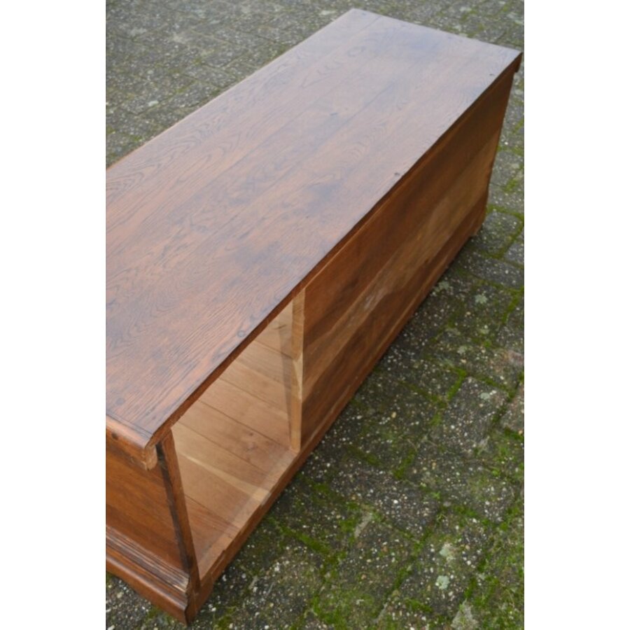 Klepkist massief eiken met houtsnijwerk-7