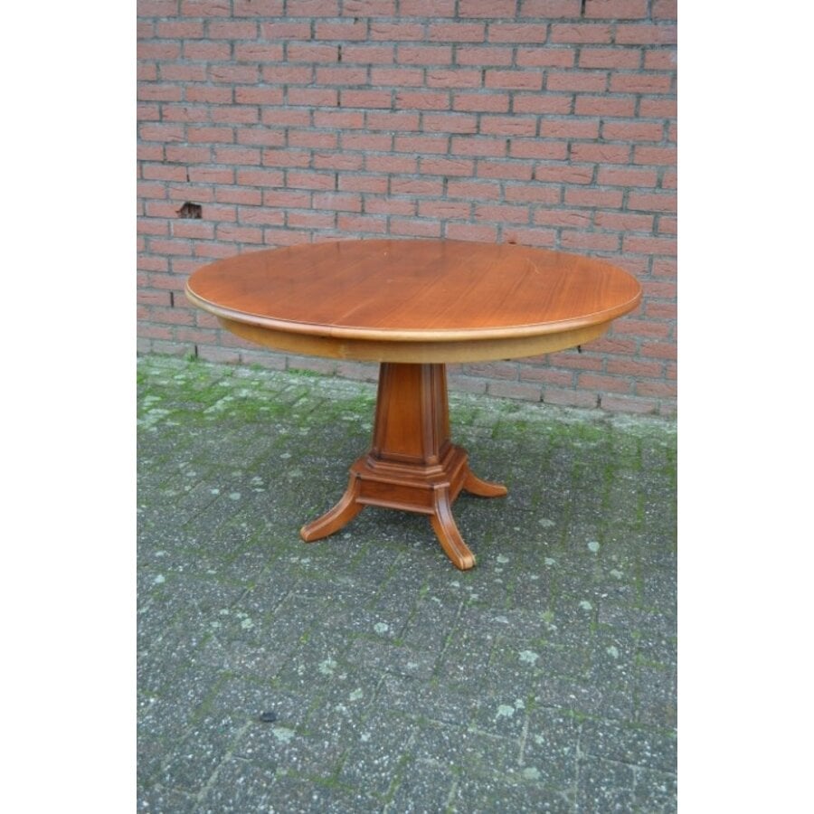 Uitschuifbare ronde kersenhouten eettafel op klassieke kolomvoet-2