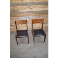 thumb-Set van 2 vintage Deens design teak eetkamerstoelen met zwart skai-2