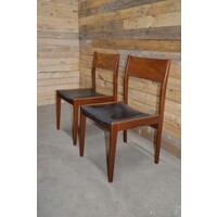 thumb-Set van 2 vintage Deens design teak eetkamerstoelen met zwart skai-1