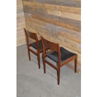 thumb-Set van 2 vintage Deens design teak eetkamerstoelen met zwart skai-10