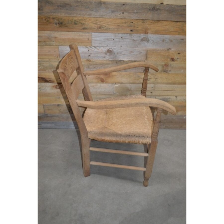 Eiken armfauteuil met biezen zitting gezandstraald-5