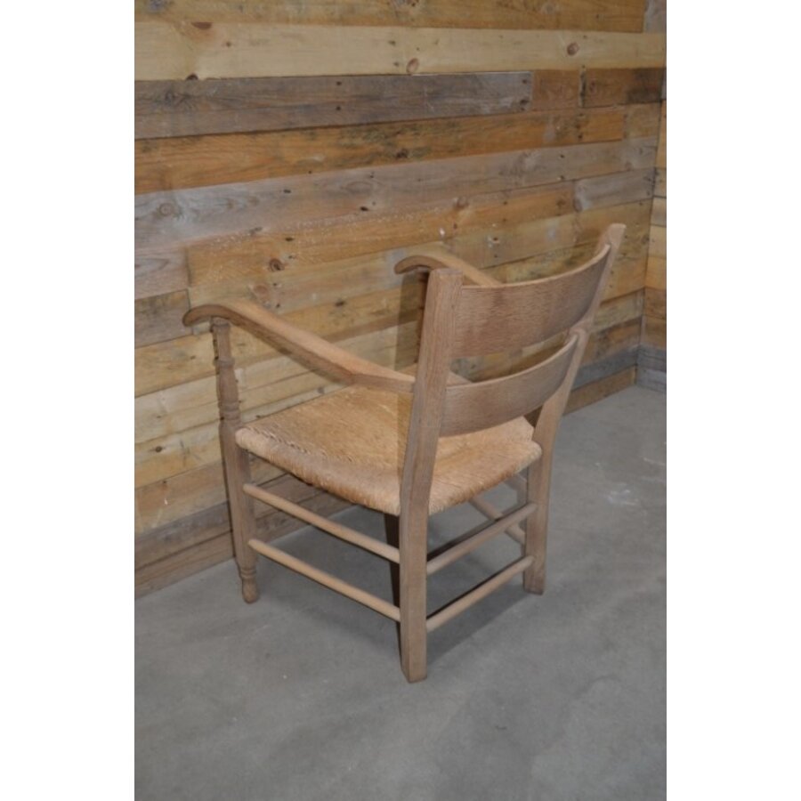 Eiken armfauteuil met biezen zitting gezandstraald-6
