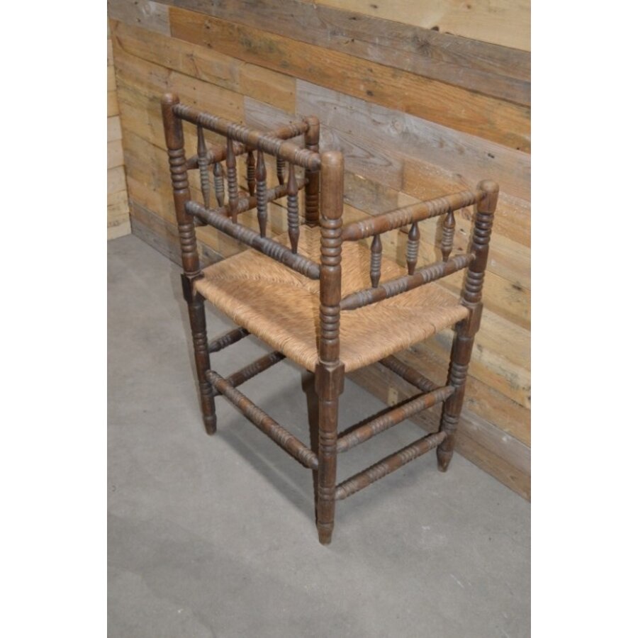 Antieke Nederlandse klosstoel van massief hout met biezen zitting (1920-1940)-7