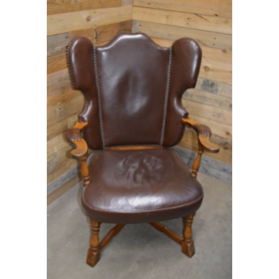 Zeldzame antieke eiken oorfauteuil met donkerbruin lederen bekleding-1
