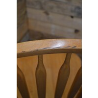 thumb-Klassieke beukenhouten Windsor spijlenstoel met gedraaide poten-6