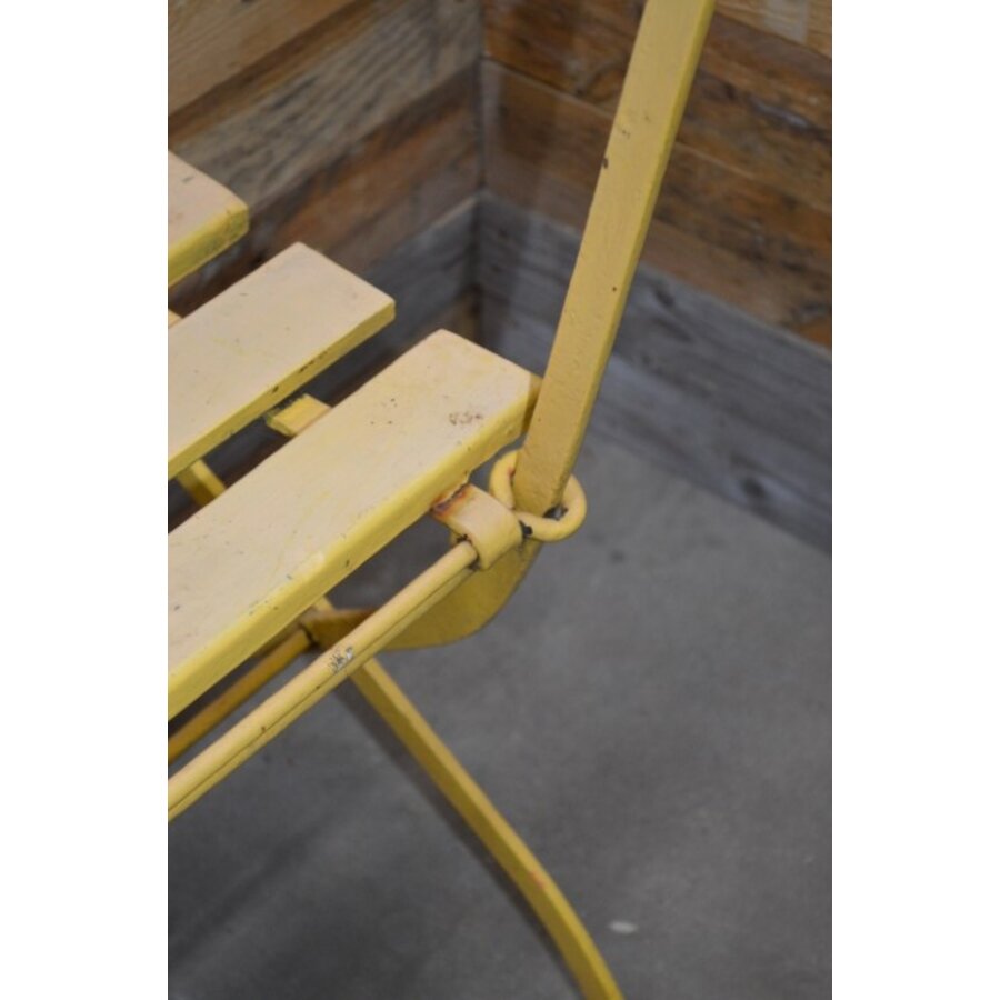 Antieke robuuste bistrostoel Taubmann – geel ijzeren frame met hout-4