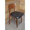 LoodsVol, Tweedehands Retro stoeltje teak met zwarte bekleding