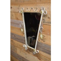 thumb-Trapezium vormige retro wandspiegel met crème metalen krulframe – jaren 50-2