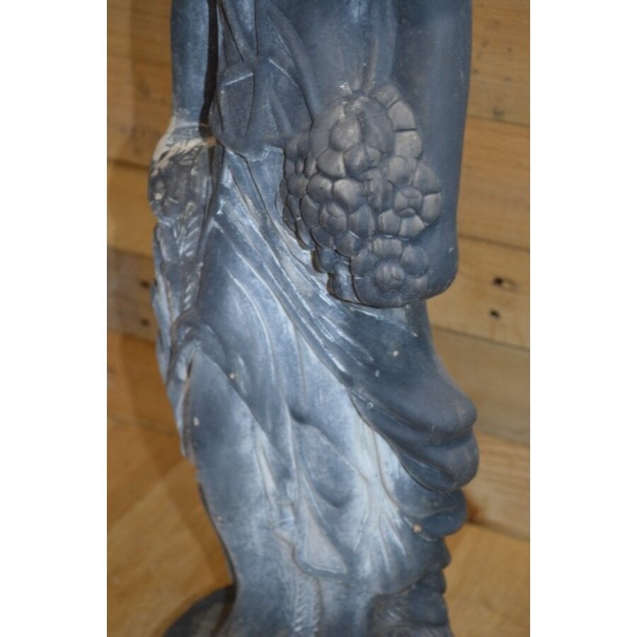 Geleefd polyester beeld – Romeinse vrouw met bloemen en golvende rokken-7